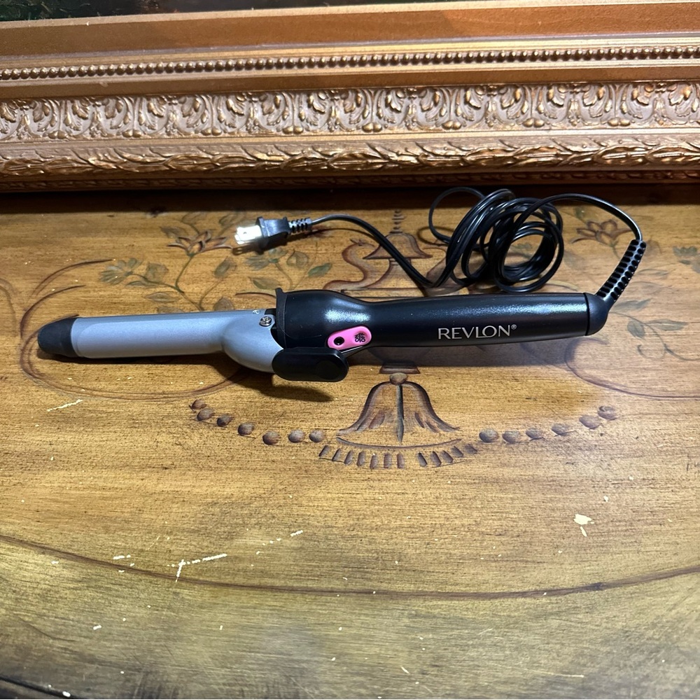 Revlon RV050 1.5" Curling Iron Black / Pink Adjustable Heat - Very Clean Tested - Picture 11 of 16